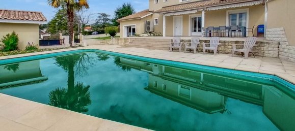 5 bedrooms House in Rhone, France No. 337910 2