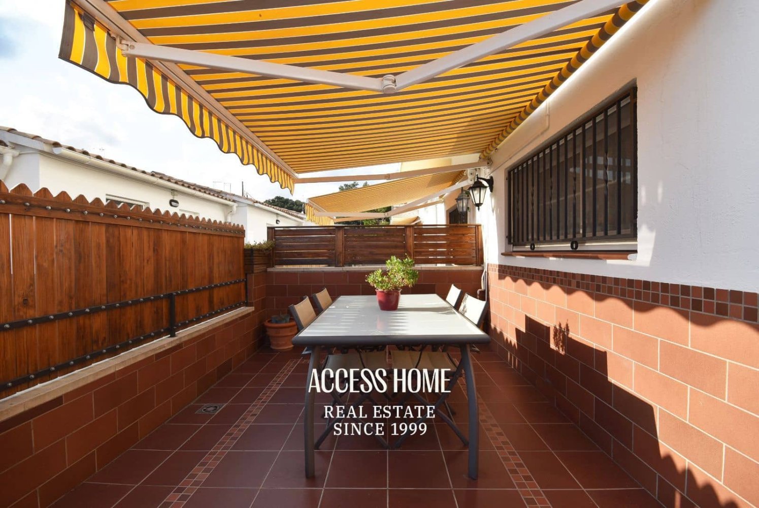 Casa de 3 dormitorios en Premia De Dalt, Spain No. 135410