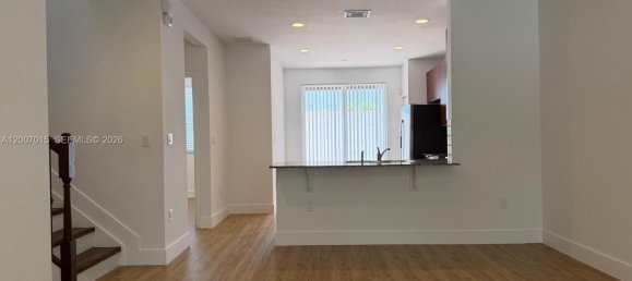 3 dormitorios dúplex en alquiler en Miami, Miami-Dade, Florida, USA № 615245 29