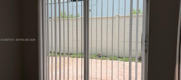3 dormitorios dúplex en alquiler en Miami, Miami-Dade, Florida, USA № 615245 24