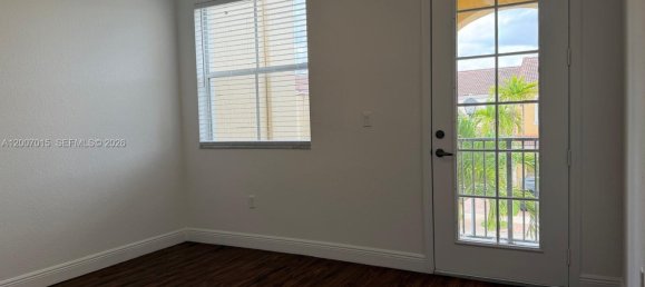 3 dormitorios dúplex en alquiler en Miami, Miami-Dade, Florida, USA № 615245 4