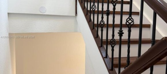 3 dormitorios dúplex en alquiler en Miami, Miami-Dade, Florida, USA № 615245 13