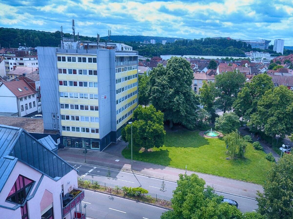903m² Building in Kaiserslautern, Germany No. 306056