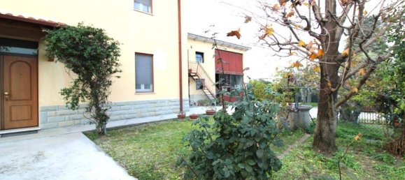 2 bedrooms House in Forlì, Italy No. 24758 27
