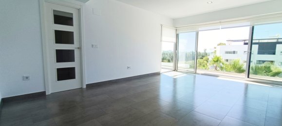 Ático de 2 dormitorios en Estepona, Spain No. 3072 10