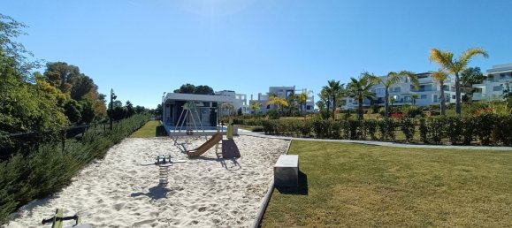 Ático de 2 dormitorios en Estepona, Spain No. 3072 2