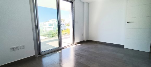 Ático de 2 dormitorios en Estepona, Spain No. 3072 17