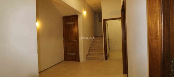 Bureau à Fgura, Malta 55m² No. 13443 2