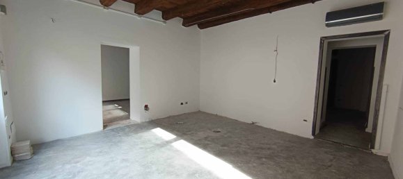85m² Commercial property in Lodi, Italy No. 364595 6