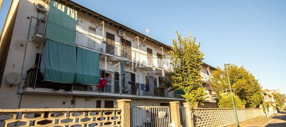 2-salle Appartement à Cologno Monzese, Italy No. 268868 14