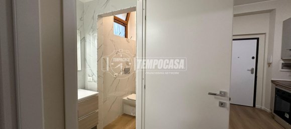 2-salle Appartement à Cologno Monzese, Italy No. 268868 10