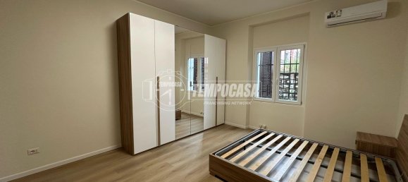 2-salle Appartement à Cologno Monzese, Italy No. 268868 2
