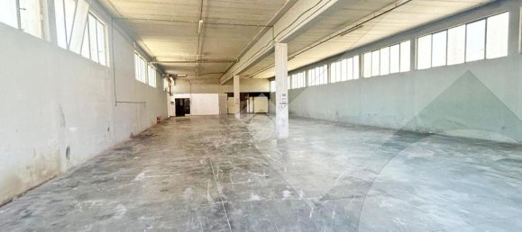 2 rooms Warehouse in Cornaredo, Italy No. 271798 3