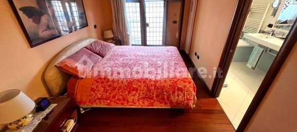 2 Schlafzimmer Wohnung in Rome, Italy, Nr. 203938 13