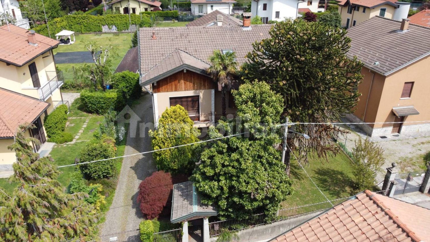 3 bedrooms Villa in Castiglione Olona, Italy No. 133526