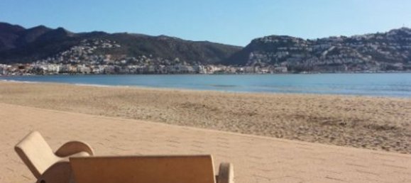 Квартира с 1 спальней в Розы, Испания № 110779 2