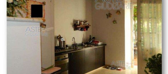 6 rooms Apartment in Seravezza, Italy No. 258690 8