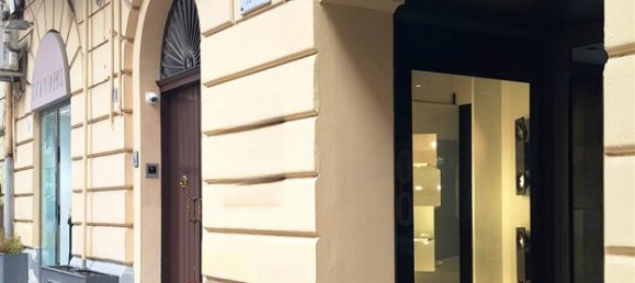 5 rooms Commercial property in Palermo, Italy No. 344459 3