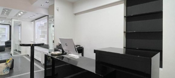 5 rooms Commercial property in Palermo, Italy No. 344459 8