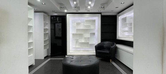 5 rooms Commercial property in Palermo, Italy No. 344459 4