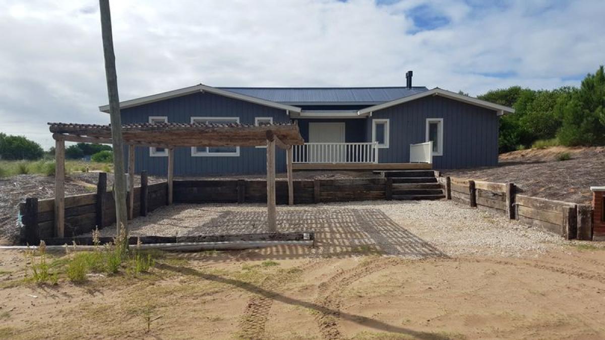 3 bedrooms House in Mar del Plata, Argentina No. 81649