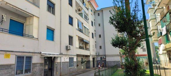 1 bedroom Apartment in Naples, Italy No. 320411 2