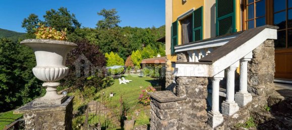 5 bedrooms Villa in Savignone, Italy No. 302356 8