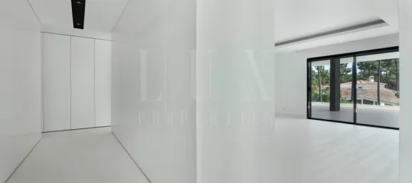 6 bedrooms House in Almada, Portugal No. 142358 14