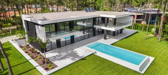 6 bedrooms House in Almada, Portugal No. 142358 4