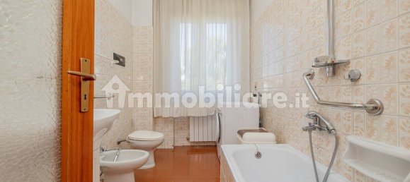 2 Schlafzimmer Wohnung in Parabiago, Italy, Nr. 267377 40