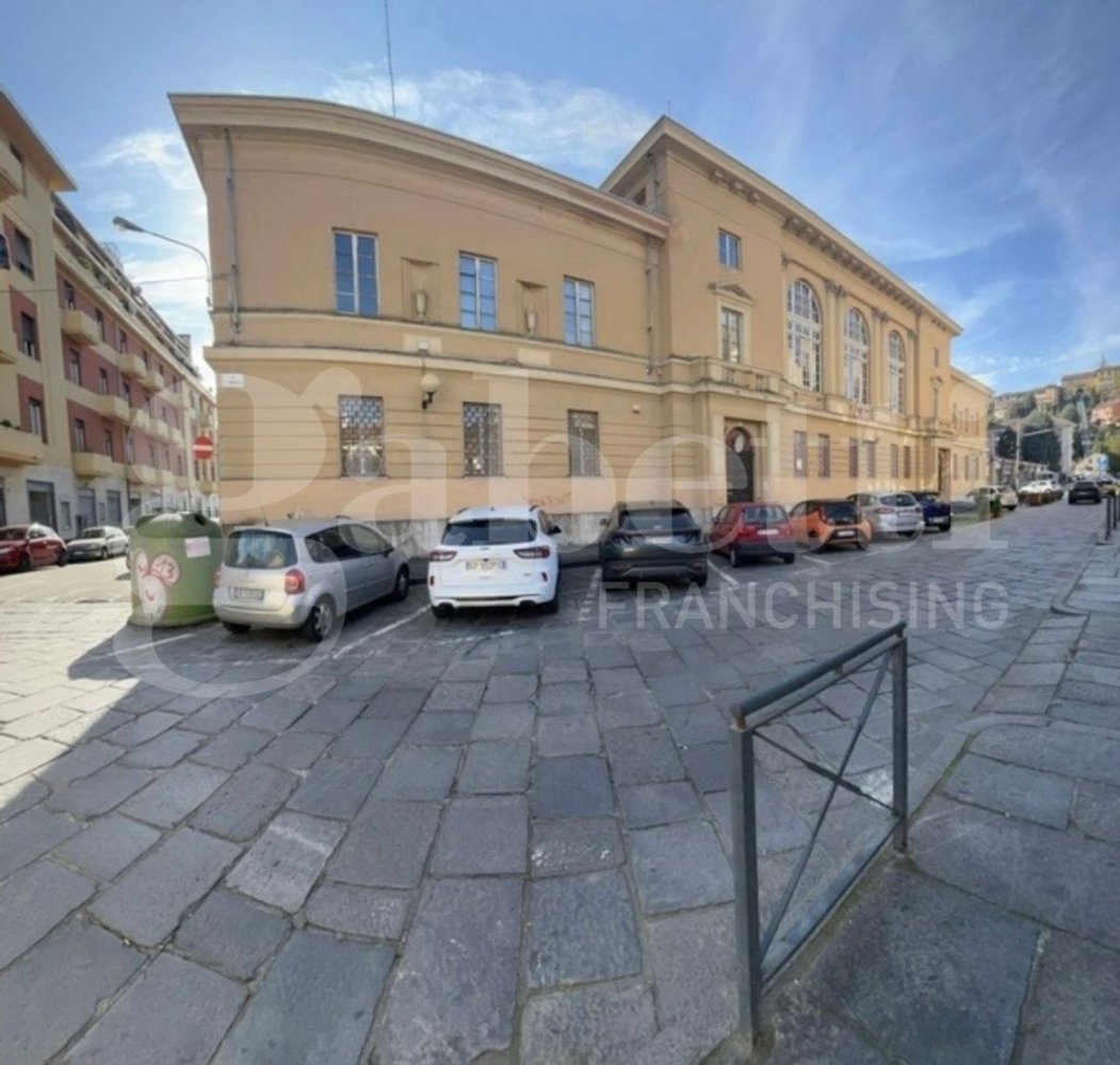 Oficina en Biella, Italy 1728 m² No. 165258