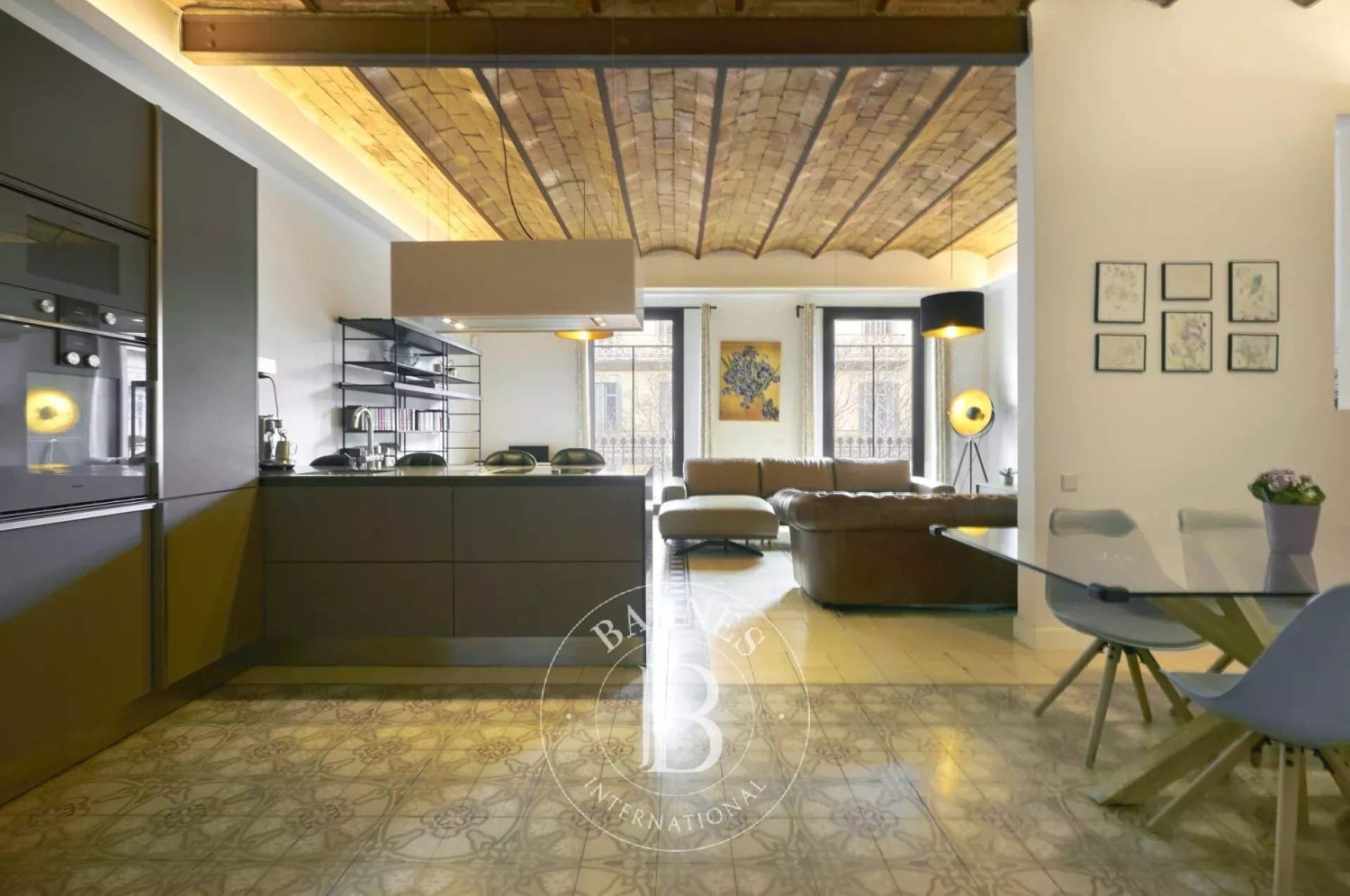 3 bedrooms Apartment in Eixample, Spain No. 26189