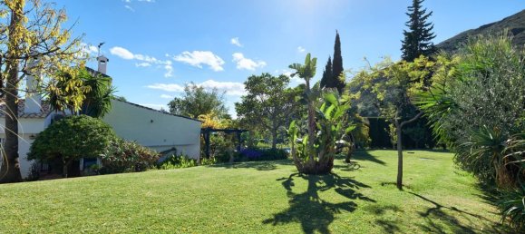 2 bedrooms Villa in Estepona, Spain No. 2867 6