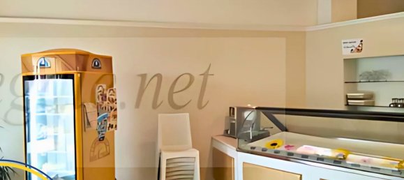 640m² Commercial property in Latiano, Italy No. 185670 8