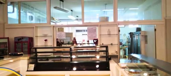 640m² Commercial property in Latiano, Italy No. 185670 13