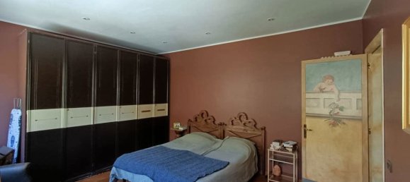 5 rooms Apartment in Siena, Italy No. 100002 25