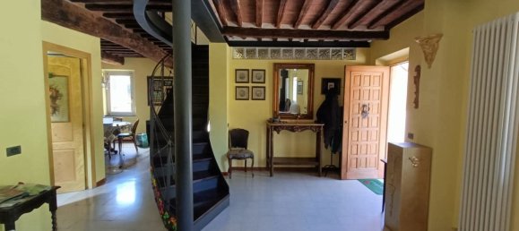 5 rooms Apartment in Siena, Italy No. 100002 4