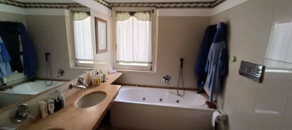 5 rooms Apartment in Siena, Italy No. 100002 34