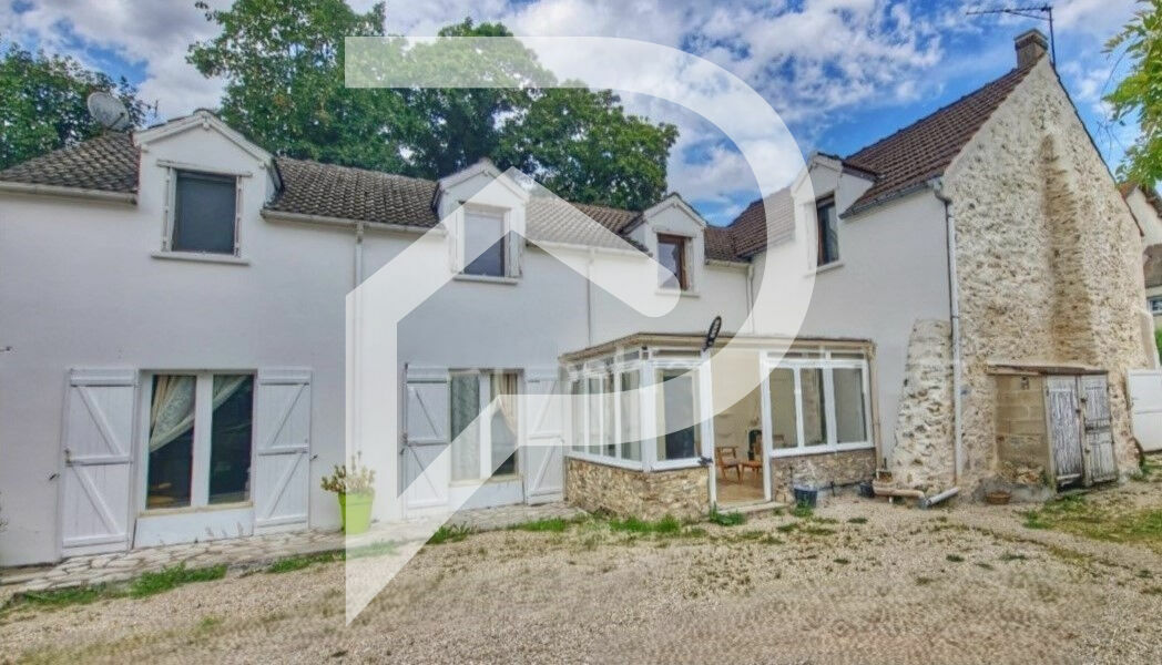 Casa de 4 dormitorios en Montge-en-Goele, France No. 150415