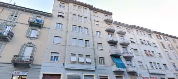 3 rooms Apartment in Turin, Italy No. 10335 2