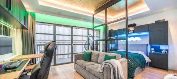 Studio in London, United Kingdom No. 5650 8