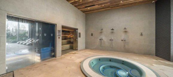 Studio in London, United Kingdom No. 5650 6