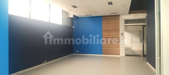 Imóvel comercial de 5 divisões em Udine, Italy N.º 336709 2