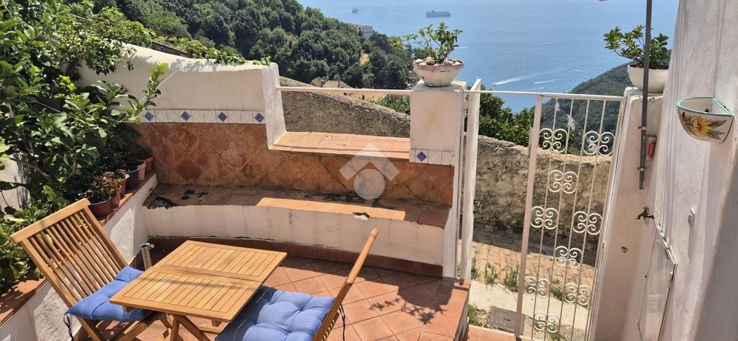 3 bedrooms Apartment in Vietri sul Mare, Italy No. 372727