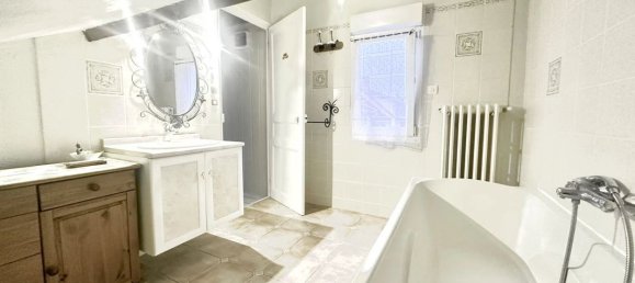 2 bedrooms House in Chalons-en-Champagne, France No. 226890 5