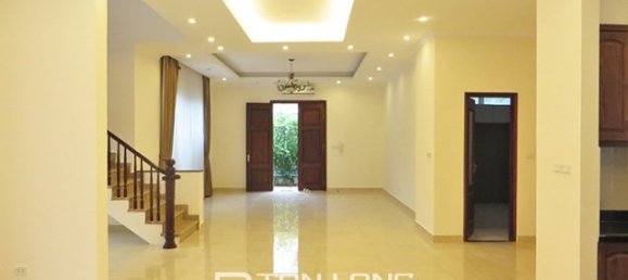 4 bedrooms Villa in Long Bien, Vietnam No. 3318 3