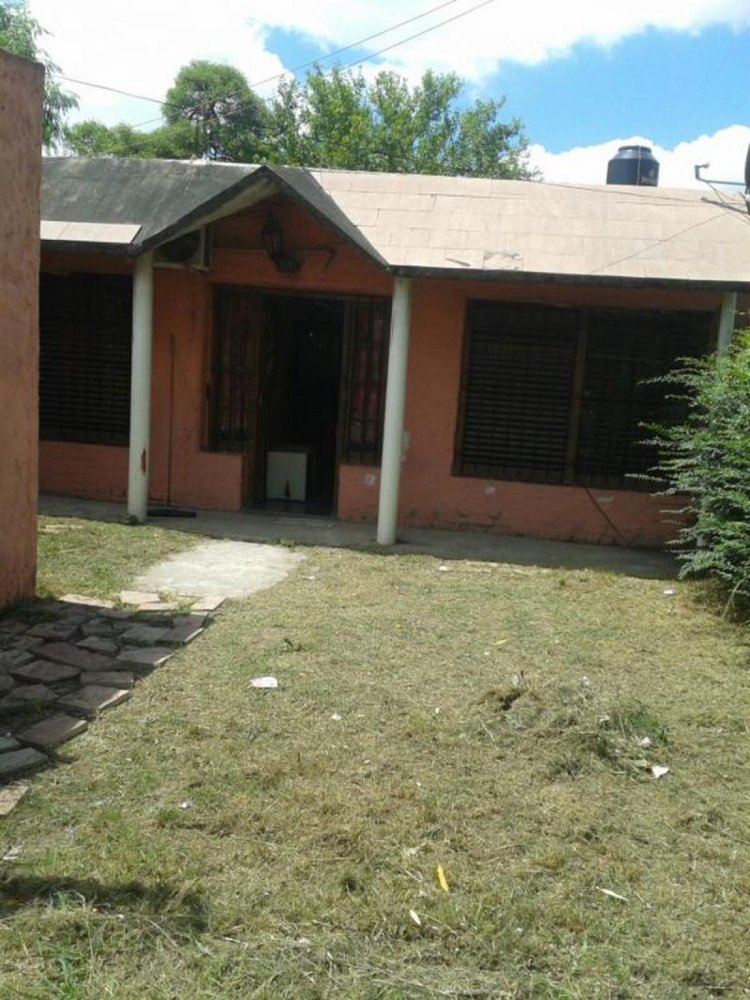 2 bedrooms House in Almirante Brown, Argentina No. 81652