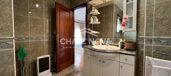 4 Schlafzimmer Haus in Vila Nova de Gaia, Portugal, Nr. 113025 13