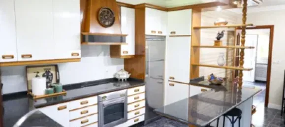 5 bedrooms House in Bergondo, Spain No. 182632 11