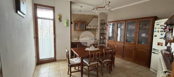 3 bedrooms Apartment in Naples, Italy No. 167559 9